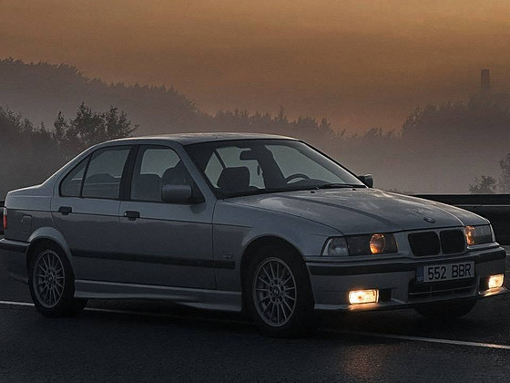 BMW e36 320i