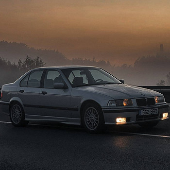 BMW e36 320i