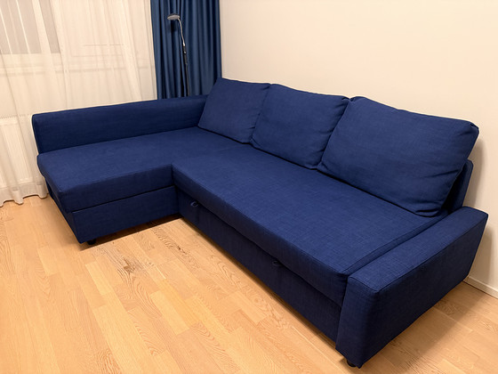 Угловой диван-кровать с ящиком для белья Ikea Friheten, тёмн