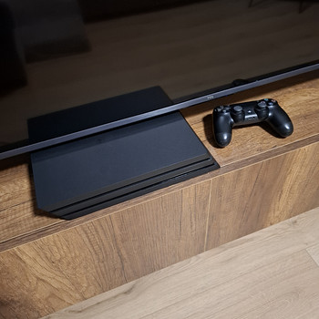 PlayStation 4 Pro 1tb CUH72 +HEN (13.00)