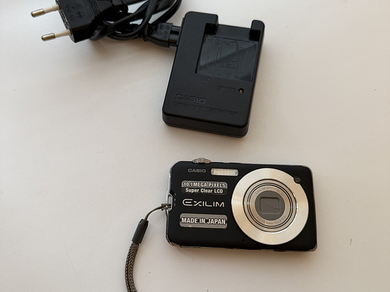 Töökorras kaamera Casio Exilim EX-S10