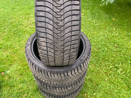 Michelin 235/35 R19 зимняя резина (4 шт)