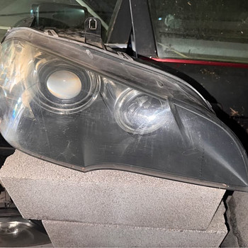 BMW E70 bi-xenon esituled