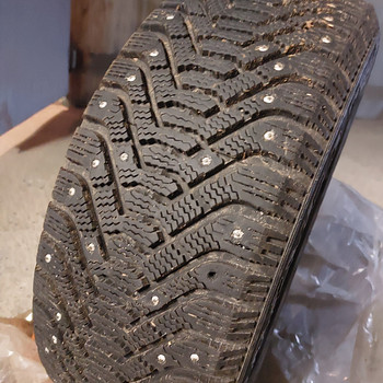 Goodyear talvised naastrehvid 4 tk 205/55 R16