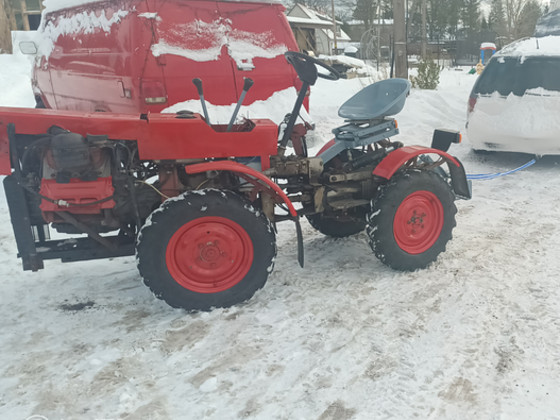 Tz4k 4x4 väiketraktor