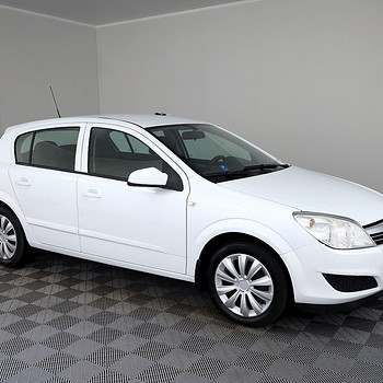 Opel Astra Elegance Facelift ATM 1.6 85kW