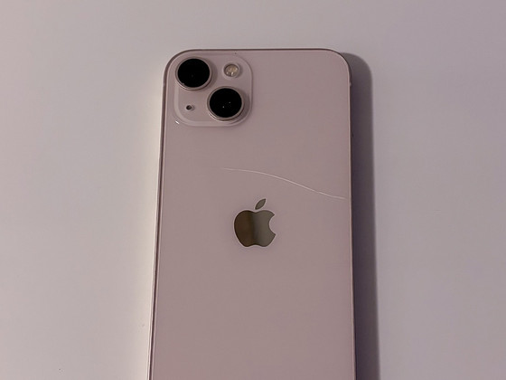 iPhone 13 Pink