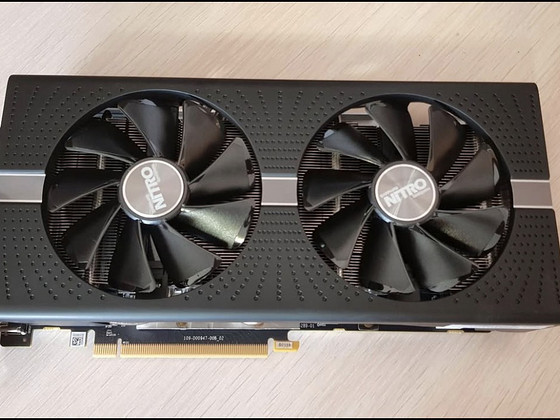 Sapphire Nitro+ RX 580 8 ГБ