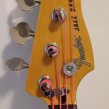 Fender basskitarr