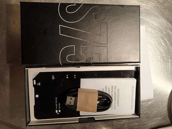 CAT S75