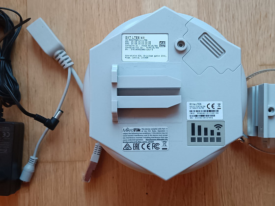 MikroTik SXT LTE6 (обновлённый FG621-EA)