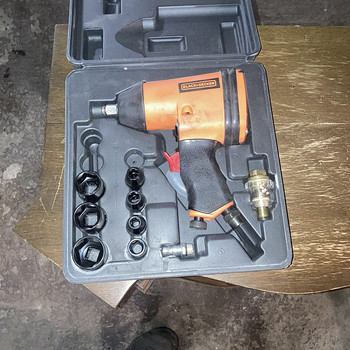 Black+Decker pneumaatiline mutrikeeraja komplekt