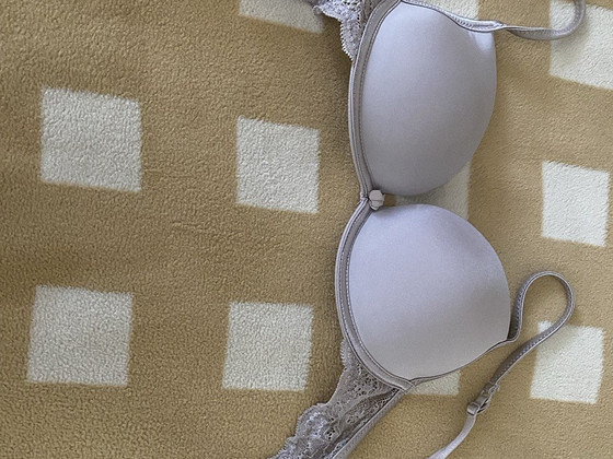 BRA Push Up UK 34A EU 75A Secret Possession