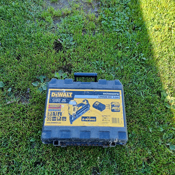 Dewalt naelapüstoli kast
