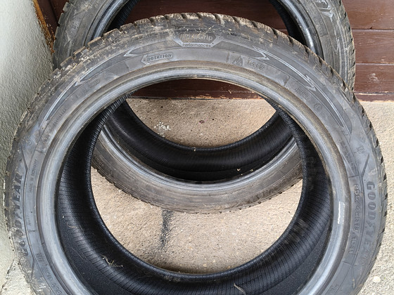 255/45/19 255/45R19 Goodyear UltraGrip