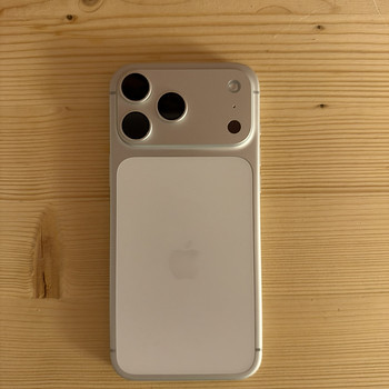 iPhone 17 Pro Max 512GB/Аккумулятор 100%