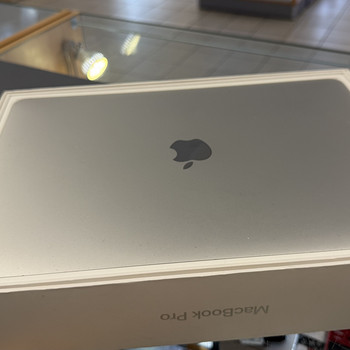 Macbook Pro 13 (2018) Silver 8/257Gb heas korras