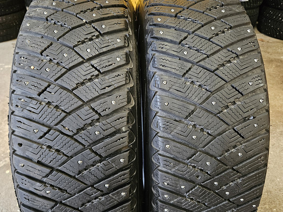 205 60 R 16 Goodyear UltraGrip Ice Arctic