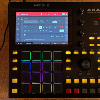 Сэмплер, MIDI-контроллер AKAI MPC One