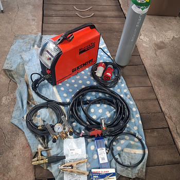 Продам сварочный комплект KEMPPI Master Tig 2500