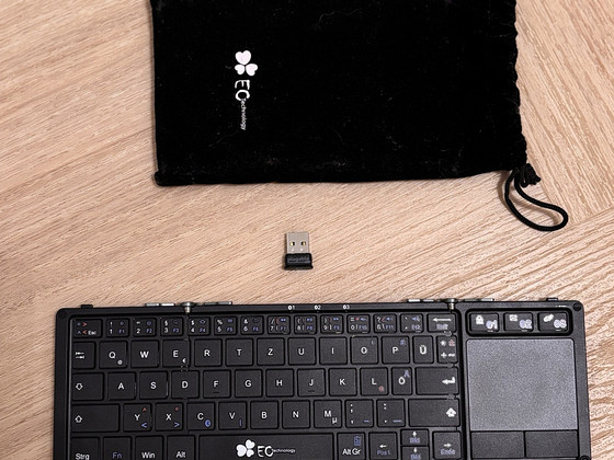 EC Technology kokkuvolditav Bluetooth klaviatuur puuteplaadi