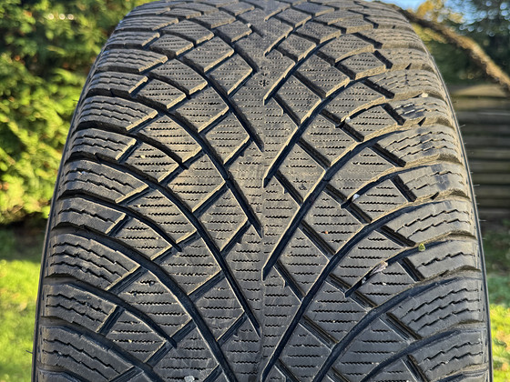 Nokian hakkapeliitta R21 285/40
