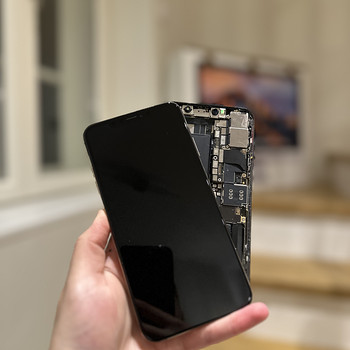 iPHONE XS MAX-id (2 tükki) VARUOSADEKS