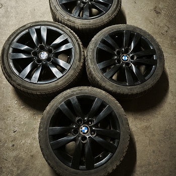 Диски BMW с зимними шинами R17