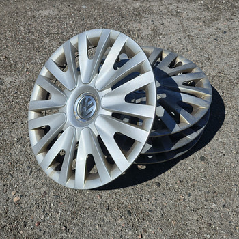 VW originaal ilukilbid R15
