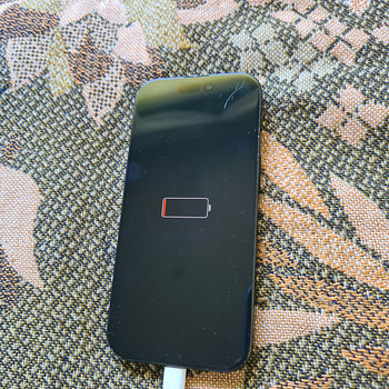 iPhone 16 Pro на запчасти