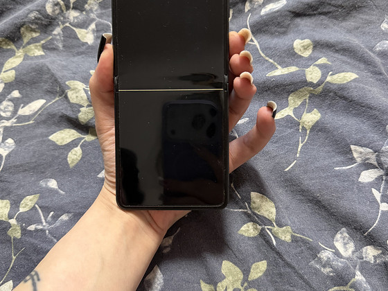 Samsung galaxy flip 8