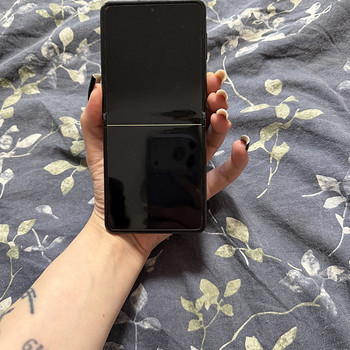 Samsung Galaxy Flip 8