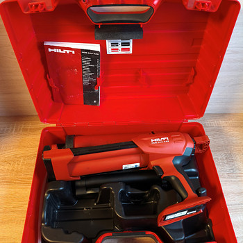 HILTI keemiapüstol HDE 500 A22 keemiadosaator liimipüstol