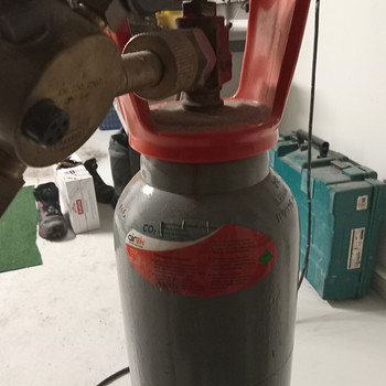 Сварочная проволока и баллон CO2 10 л Airok
