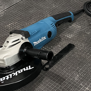 MAKITA отрезная машина (Ø230mm GA9020S)