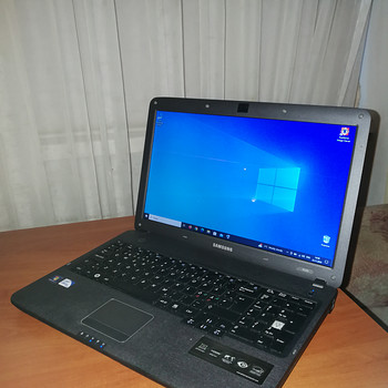 SAMSUNG NP-R530