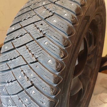 Talvised kasutatud rehvid Goodyear ultragrip 205 / 55R16 + veljed