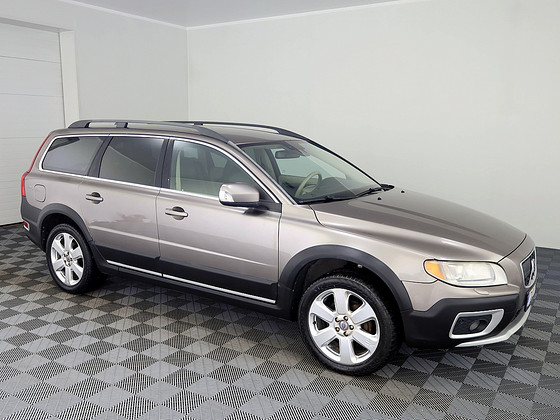 Volvo XC70 Summum AWD ATM 2.4 D5 136kW