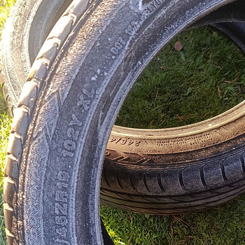 245/45 19"
