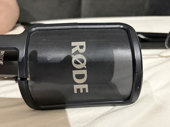 Müün stuudiomikrofoni RØDE NT-USB + originaalset pantograafi