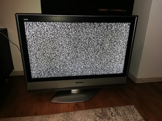Panasonic 32" TV/телевизор/телик TX-32LX60P.