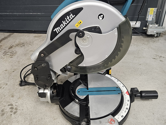 Makita MLS100