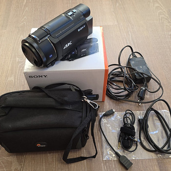 Müüa Sony FDR-AX53 4K videokaamera komplekt (palju lisasid)
