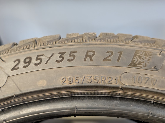 Michelin Pilot Sport 5 SUV R21