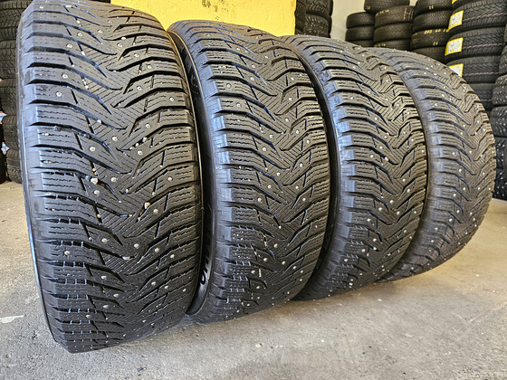 215 55 R 17 Kumho WinterCraft ice Wi31