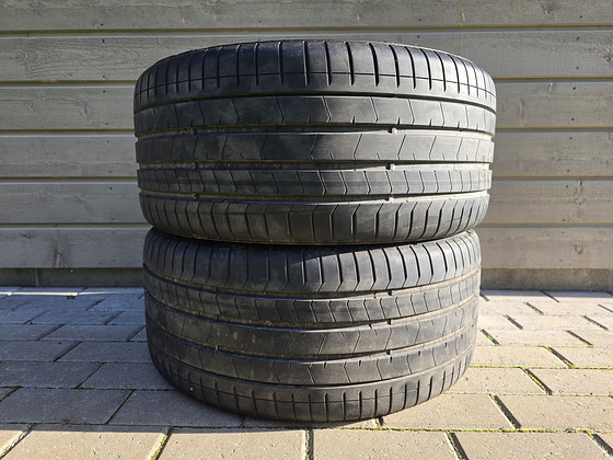275/30/20 Pirelli PZero runflat suverehvid 2tk
