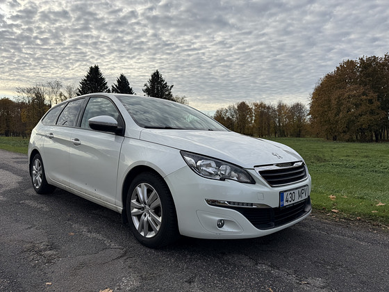 PEUGEOT 308 2016 г. 1,2 бензин 81 кВт