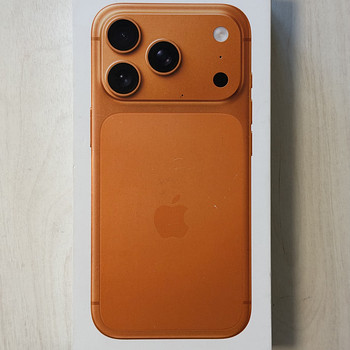 Apple iPhone 17 Pro Orange 256GB новый, гарантия до 10.2027