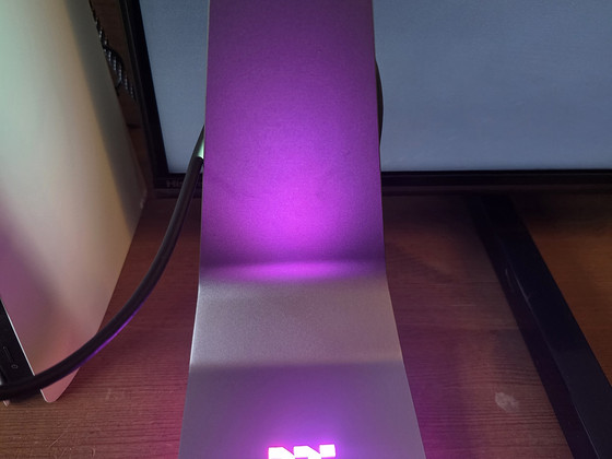 Thermaltake Argent HS1 RGB kõrvaklapi hoidja.
