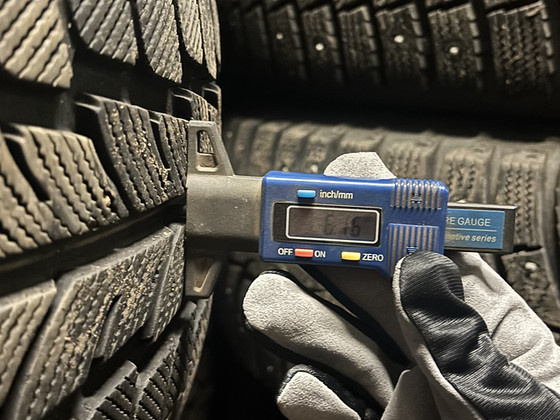 Müüa M/S rehvid 245/65R17 Mercedesele